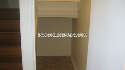 Brookline Apartment for rent 1 Bedroom 1.5 Baths  Chestnut Hill - $3,085 No Fee
