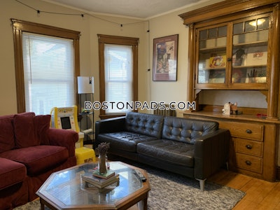 Somerville 4 Bed 1 Bath SOMERVILLE  Tufts - $4,400