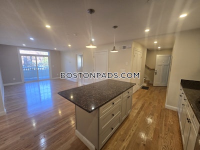 Belmont 3 Bed 2 Bath BELMONT $3,900 - $3,900