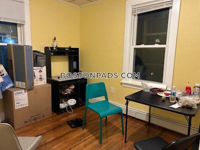Waltham 5 Beds 3 Baths - $4,200