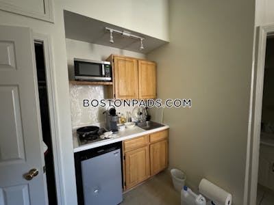 South End Deal Alert! Studio 1 Bath apartment in Tremont St Boston - $2,050