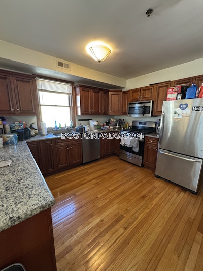 Allston Beautiful 4 Bed 2 Bath duplex  in Allston Boston - $5,200