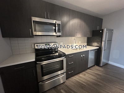 Lynn 2 Beds 2 Baths - $2,775 No Fee