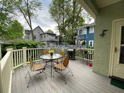 Somerville 6 Bed 2.5 Bath on Chetwynd Ave in SOMERVILLE  Tufts - $7,350