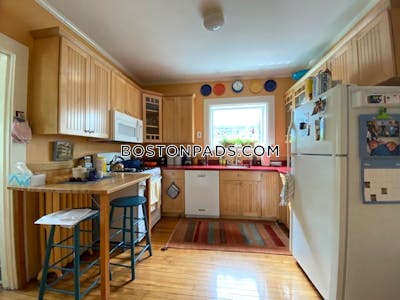 Somerville 6 Beds 2.5 Baths  Tufts - $9,000
