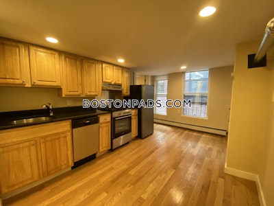 Beacon Hill Spacious Studio Available NOW on Cambridge St in Beacon Hill!  Boston - $2,450