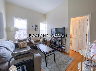 Beacon Hill Sunny 3 Bed 2 bath available NOW on Phillips St in the Beacon Hill!!  Boston - $5,050