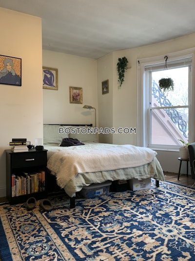 South Boston Nice 3 Bed 1 Bath available 9/1  Boston - $4,350