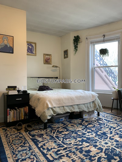 South Boston Nice 3 Bed 1 Bath available 9/1  Boston - $4,700