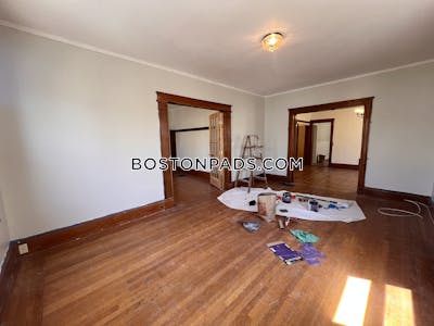 Somerville **Spacious 6-Bedroom Apartment available NOW on Westminster St in Somerville!!  Tufts - $6,000