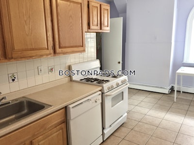 Brookline 4 Beds 1 Bath  Boston University - $4,800 No Fee