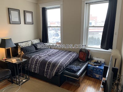 Allston Deal Alert! Studio 1 Bath apartment in Commonwealth Ave Boston - $2,275