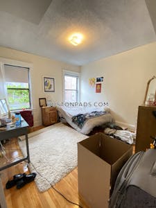 Brookline 4 Beds 2 Baths  Boston University - $4,400 No Fee