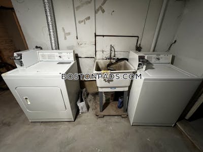 Brookline 2 Bed 1 Bath BROOKLINE  Brookline Hills - $3,400