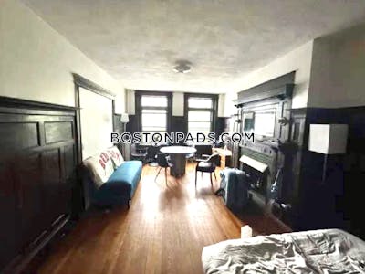 Brookline 4 Beds 2 Baths  Cleveland Circle - $4,600 No Fee