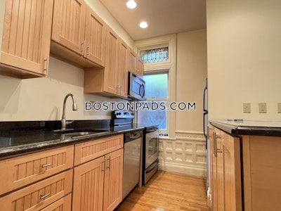 Back Bay 1 Bed Back Bay Boston - $3,600 No Fee