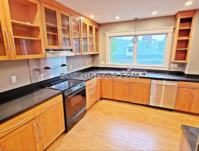 Brookline 3 Beds 1 Bath  Washington Square - $4,400