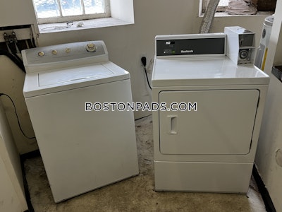 Roxbury 3 Bed 1 Bath BOSTON Boston - $3,400 No Fee