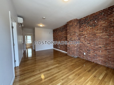 Somerville Winter Hill 2BD/1BA Apartment  Winter Hill - $2,550 No Fee