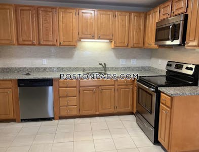 Brookline 2 Bed 1 Bath BROOKLINE- BOSTON UNIVERSITY $3,500  Boston University - $3,550 No Fee