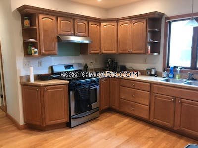 Medford 3 Beds 1 Bath  Tufts - $4,050