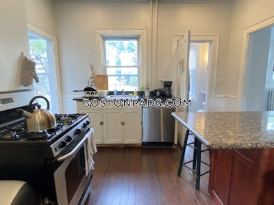 Somerville 5 Beds 1 Bath  Tufts - $5,750