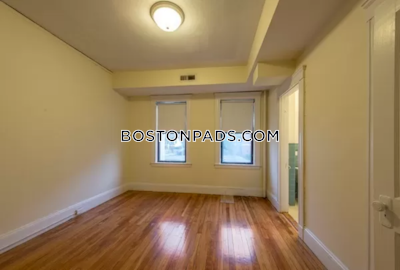 Brookline 4 Bed 2 Bath BROOKLINE- BOSTON UNIVERSITY $5,600  Boston University - $4,400 No Fee