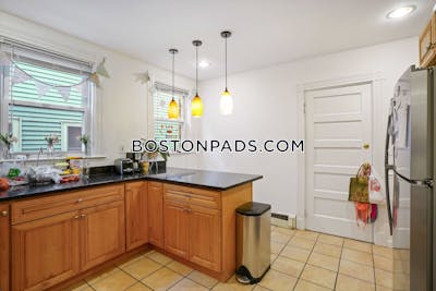 Mission Hill Spacious 4 bed 1 bath available NOW on Calumet St in Mission Hill!  Boston - $6,600