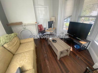 Somerville 5 Beds 1 Bath  Tufts - $5,900 No Fee