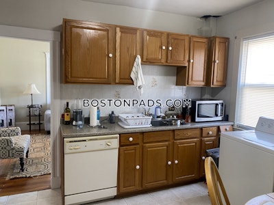 Somerville 3 Beds 1 Bath  Tufts - $3,300