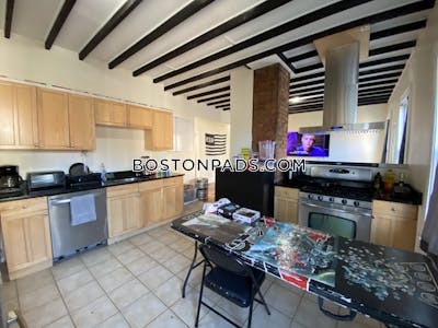 Mission Hill Stunning 4 Bed 2 Bath on Lawn St. in Mission Hill Boston - $6,250 No Fee