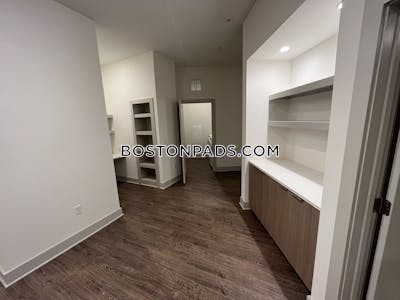 Wellesley 1 Bed 1 Bath - $3,321
