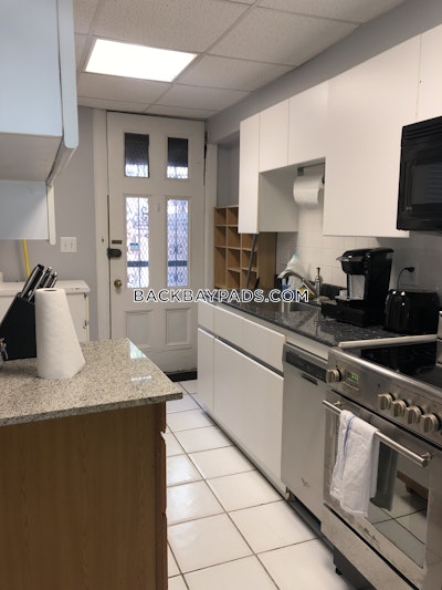 Back Bay Updated 1 bed 1 bath available 9/1 on Marlborough St in Boston! Boston - $3,500