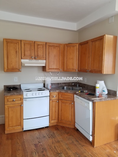 Mission Hill 4 Beds 2 Baths Boston - $5,495