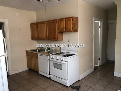 Brookline Nice 4 bed 1 bath unit on Naples Rd in Brookline Boston University - $4,400