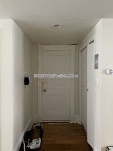 Brookline Deal Alert! Spacious 2 bed 1 Bath apartment in Winthrop Rd  Washington Square - $3,100 No Fee