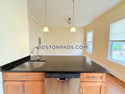 Framingham Apartment for rent 1 Bedroom 1 Bath - $2,100 No Fee