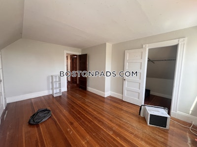 Somerville Beautiful Spacious 5 Bed 2 Bath SOMERVILLE- WEST SOMERVILLE/ TEELE SQUARE   Tufts - $6,000