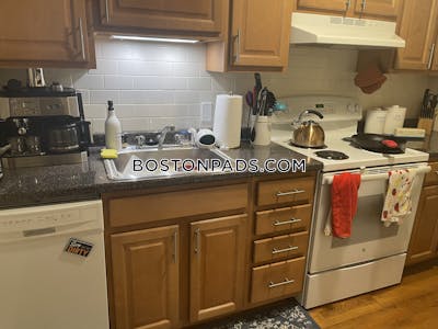 West Roxbury Apartment for rent 1 Bedroom 1 Bath Boston - $2,400 No Fee