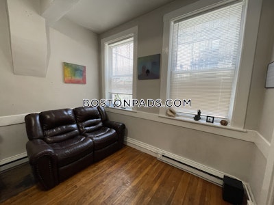 North End Nice 2 Bed 1 bath on Endicott St. in the North End Boston - $2,600 50% Fee