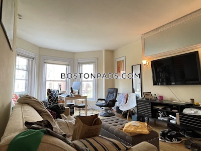 Back Bay 1 Bed 1 Bath Boston - $3,000