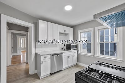 Medford 3 Beds 1 Bath  Tufts - $5,400 No Fee