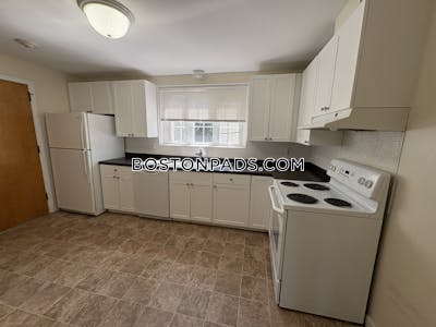 Lexington 3 bedroom 2 baths in LEXINGTON - $4,400 No Fee