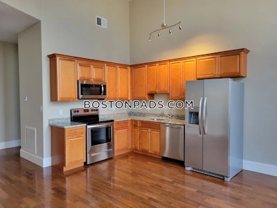Fall River 3 bedroom 1 baths Luxury in FALL RIVER - $2,595 No Fee
