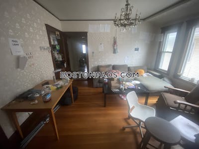 Somerville 4 Beds 1 Bath  Tufts - $4,750 No Fee