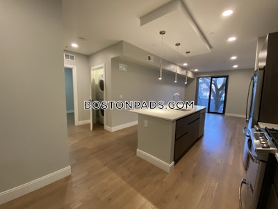 Somerville 2 Bed 2 Bath + Den!  Spring Hill - $4,200